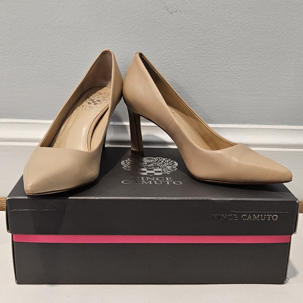 Vince Camuto pointed toe kitten heels, 5.5